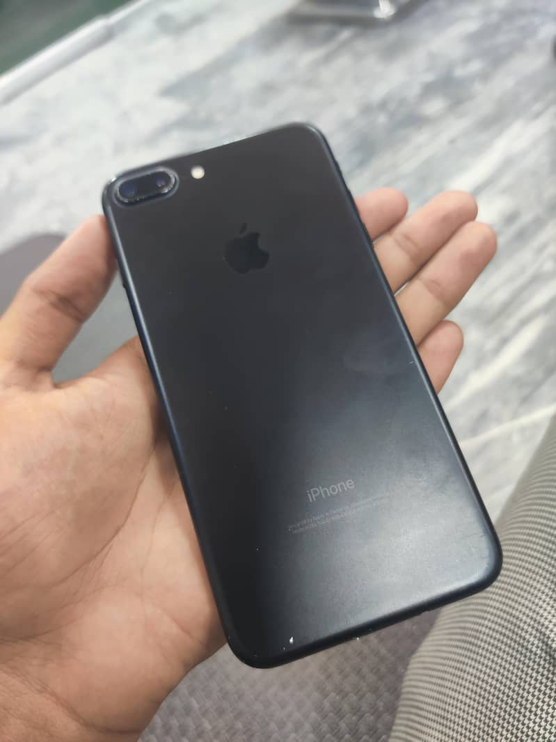 Apple iPhone 7 Plus 2