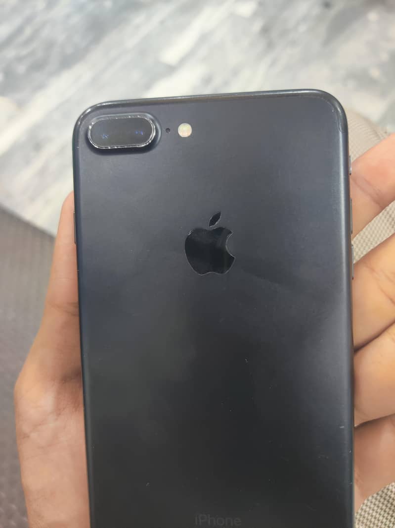 Apple iPhone 7 Plus 3