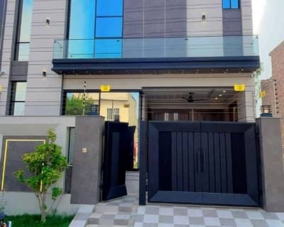 A Stunning House Is Up For Grabs In Central Park - Block A1 Lahore