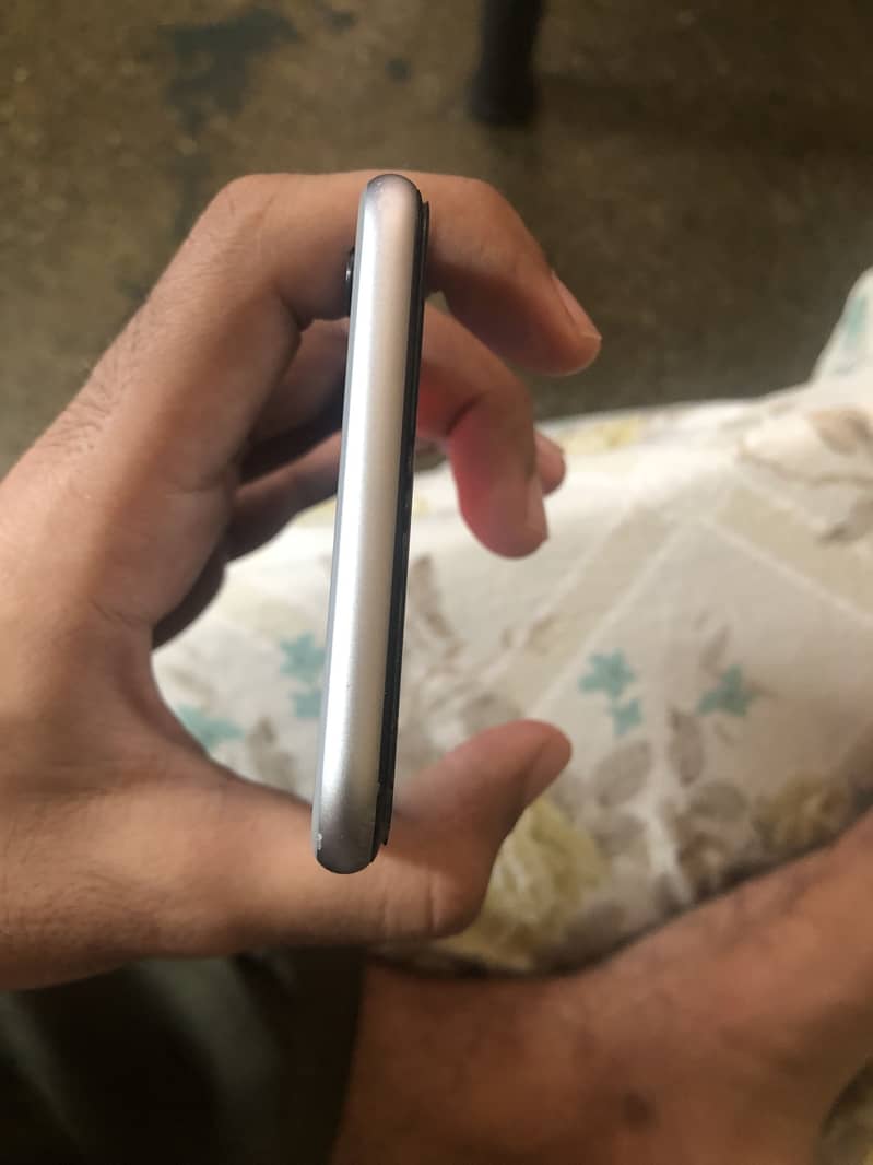 Apple iPhone 6S Plus 2