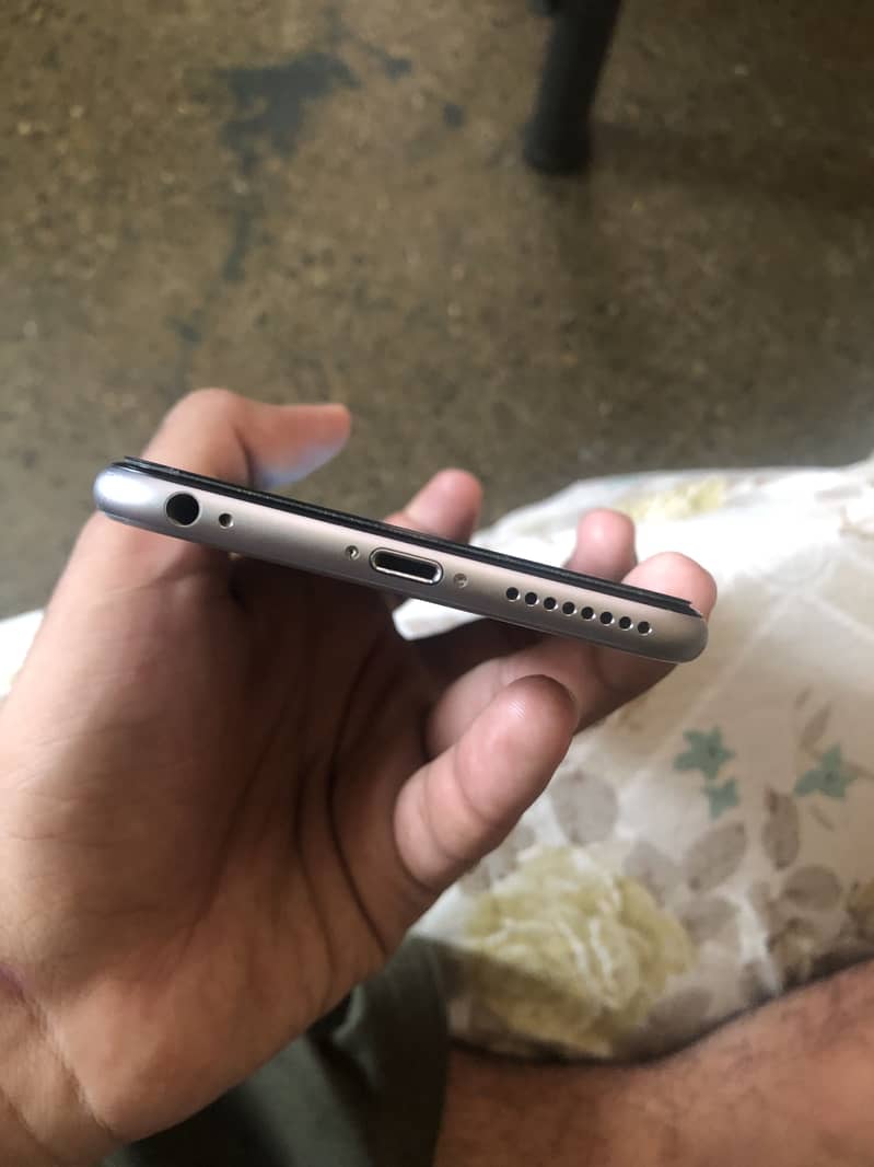 Apple iPhone 6S Plus 7