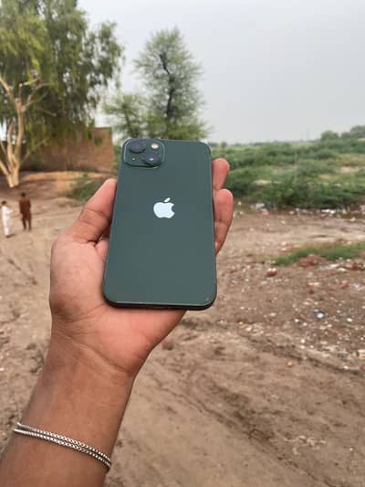 Apple iPhone 13
