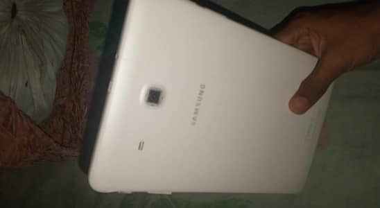 Samsung tab e (urgent sale)