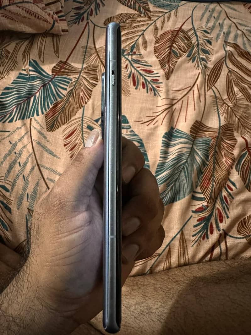 one hand Use. 1
