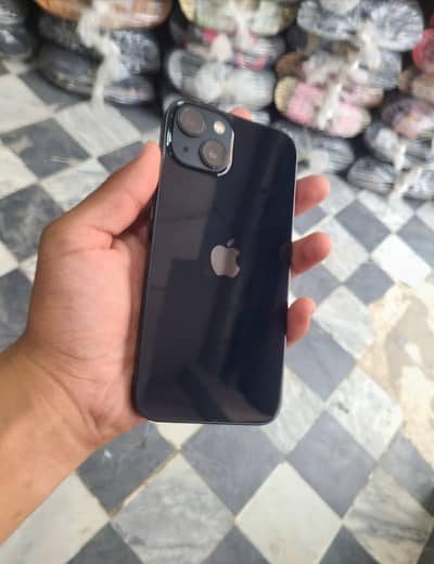 Apple iPhone 13