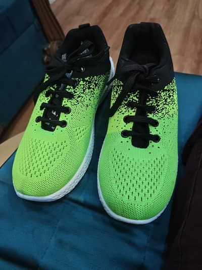 new neon sports boots in a good price