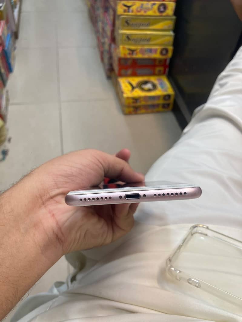 Apple iPhone 7 Plus 1