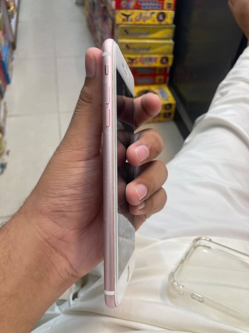 Apple iPhone 7 Plus 3
