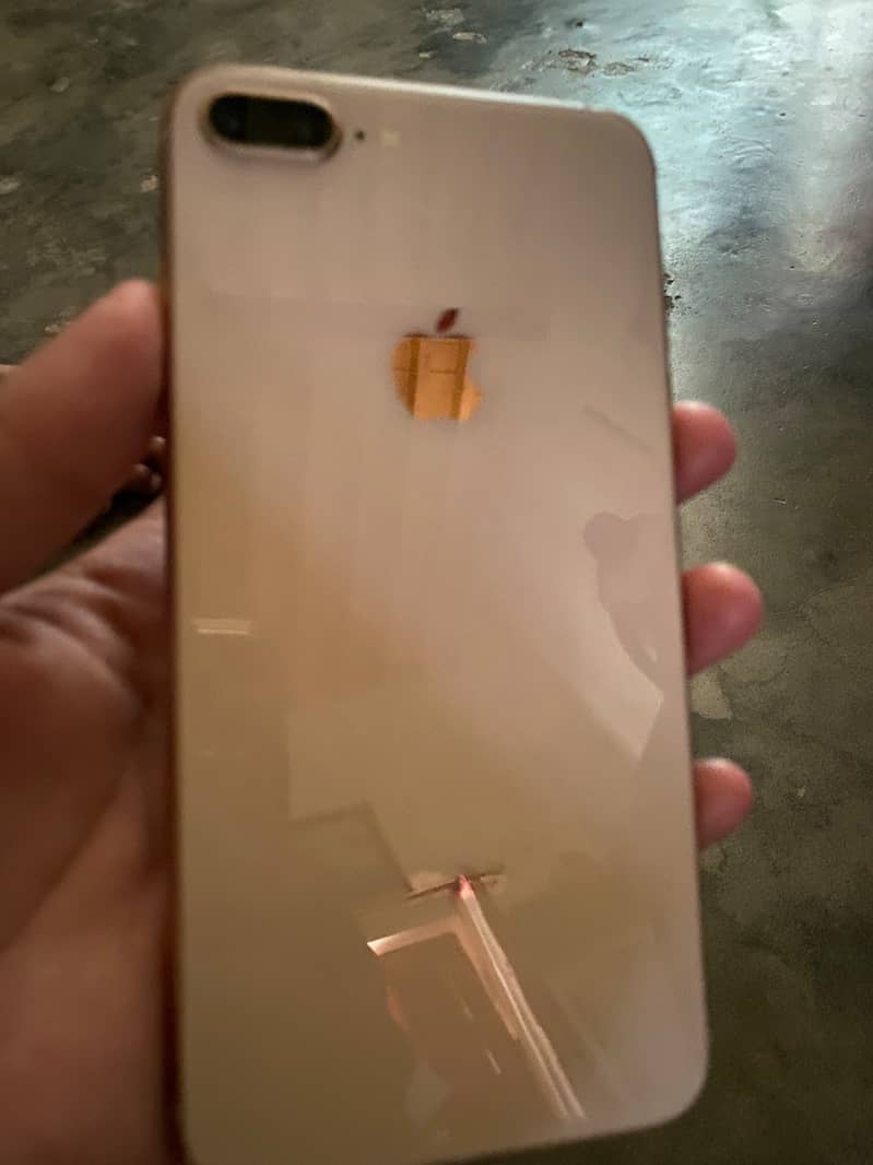 Apple iPhone 8 Plus 1