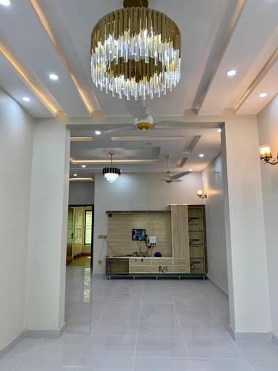 10 Marla Ultramodern House Available For Rent In Central Park Housing Scheme Lahore