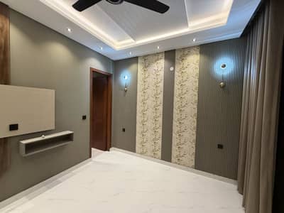 10 Marla House Available For Rent In Central Park, Gas Meter Installed Sarkari Pain Installed