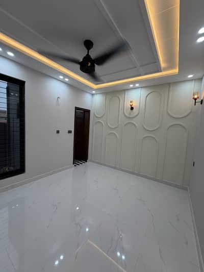 5 Marla Ultra Modern House Available For Sale In Central Park Housing Scheme Lhr