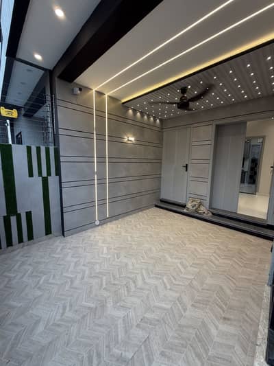 5 Marla Ultramodern House For Sale In Central Park Housing Scheme Lahore Near To Commercial, Mosque And Park