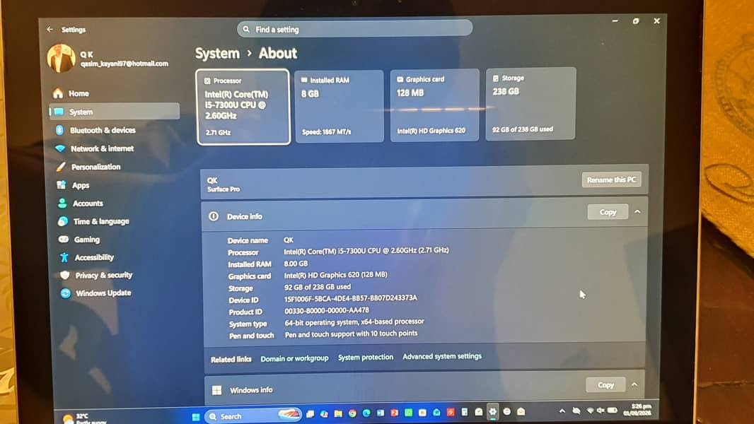 Microsoft Surface Pro 5, touch and type 1