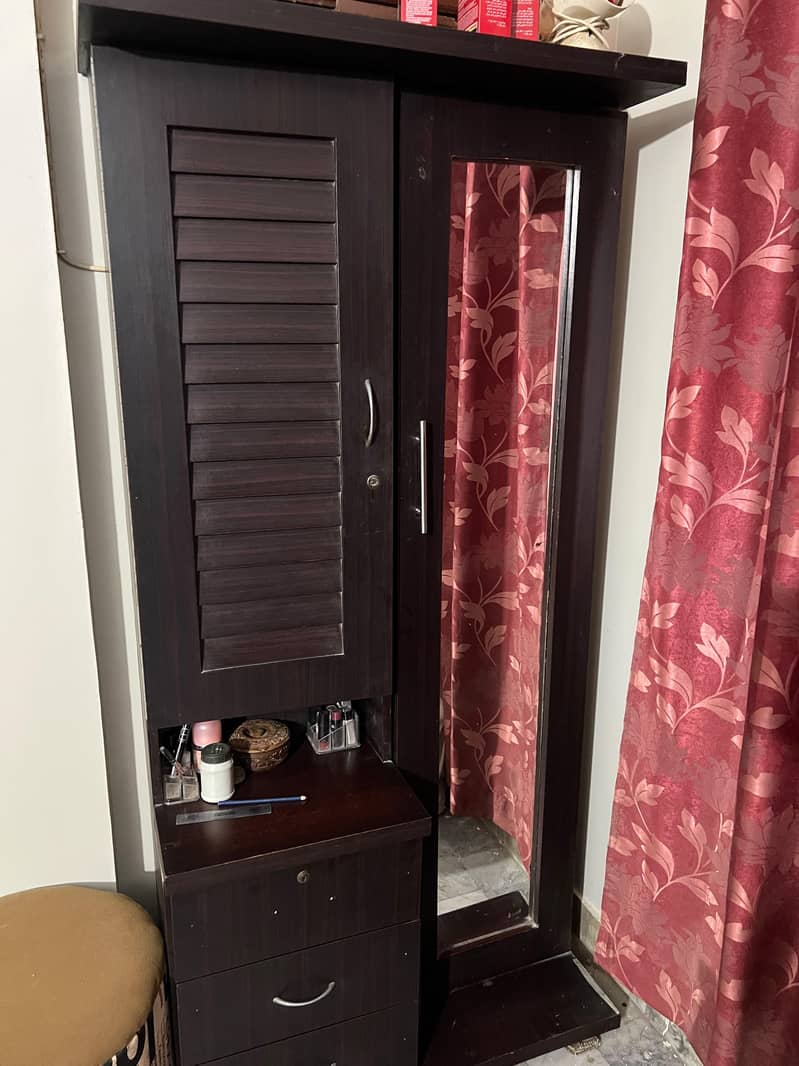 bedroom set (read description) 0