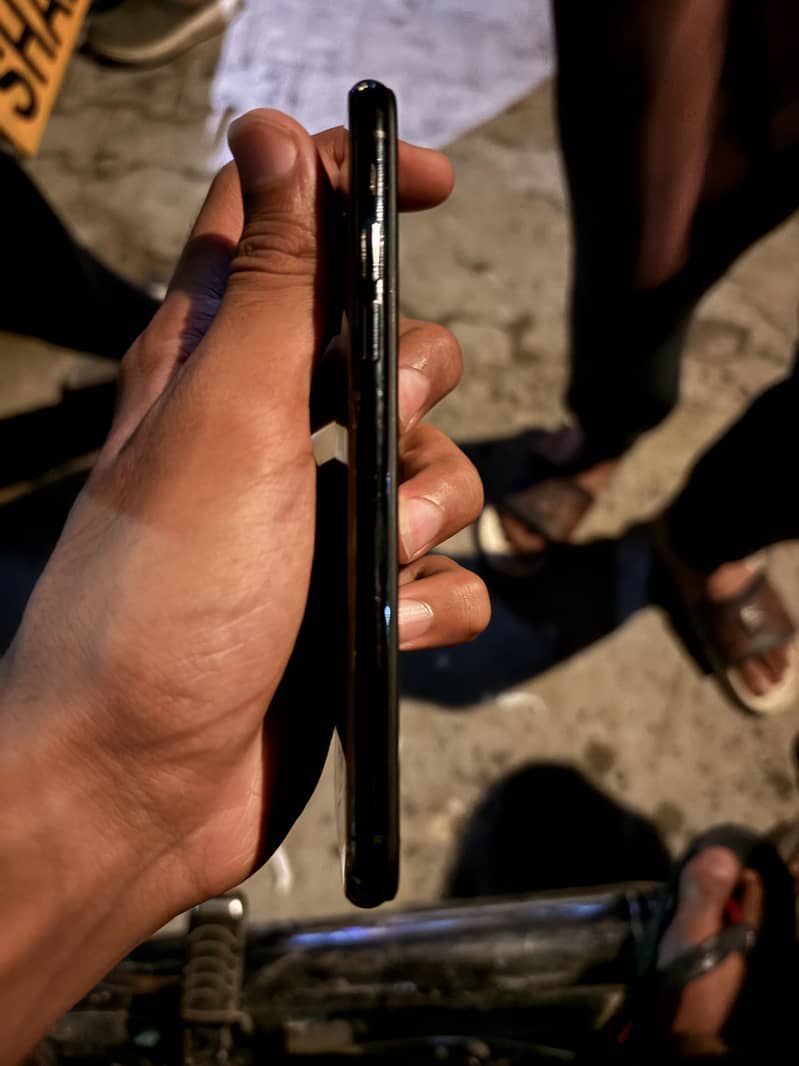 Apple iPhone X 5