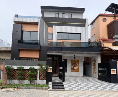 10 Marla House For Sale In Prime Location In Central Park Lahore