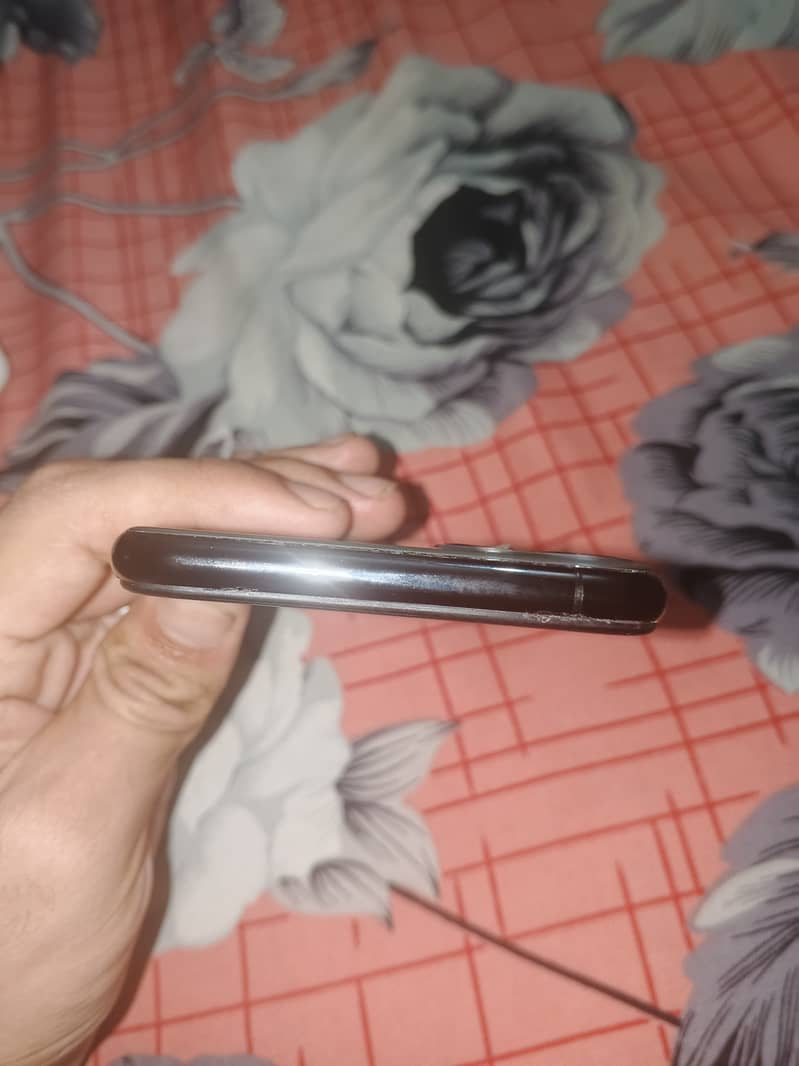 Apple iPhone 11 Pro Max 1