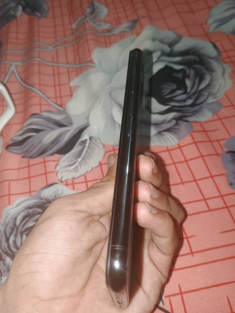 Apple iPhone 11 Pro Max 2