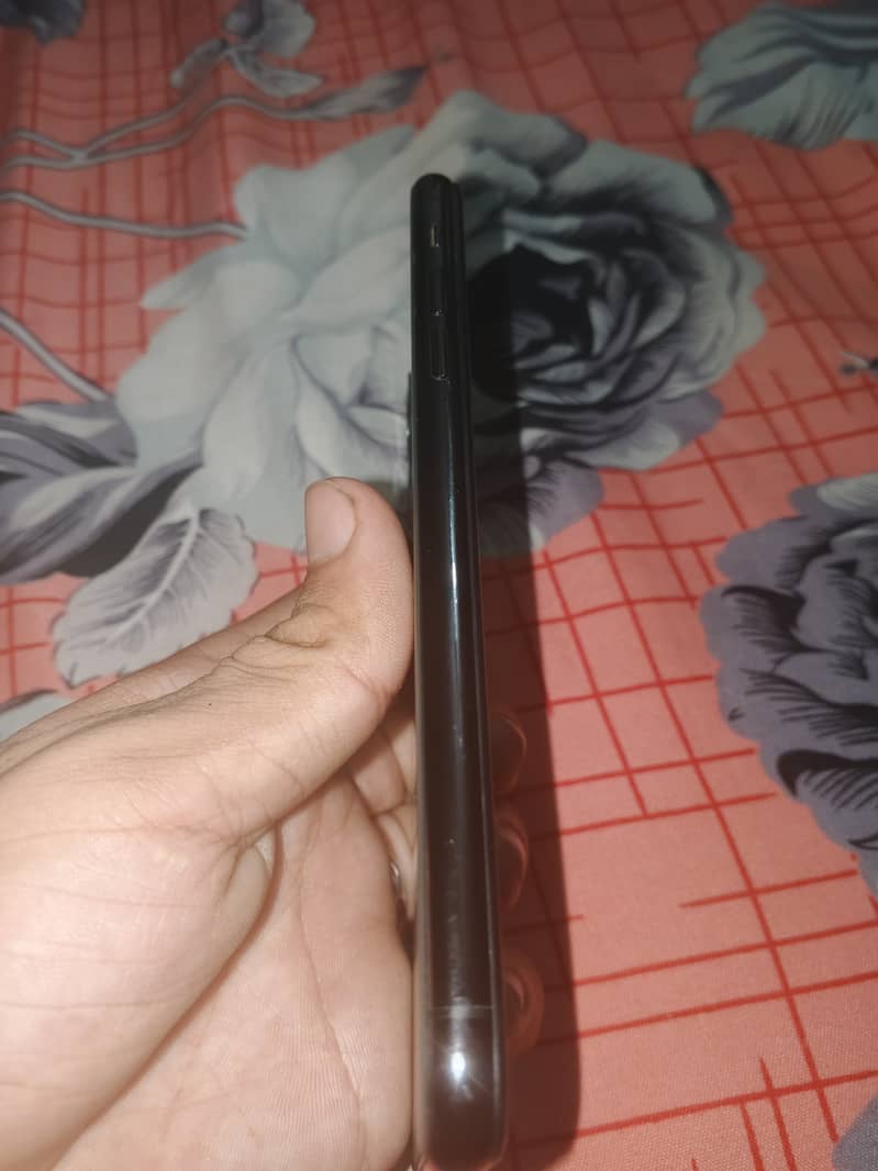 Apple iPhone 11 Pro Max 3
