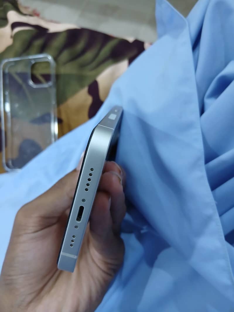 iPhone 14 2