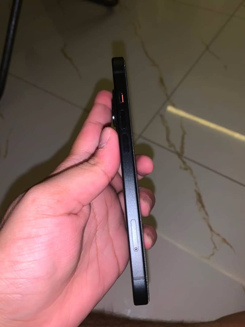 Apple iPhone 15 2