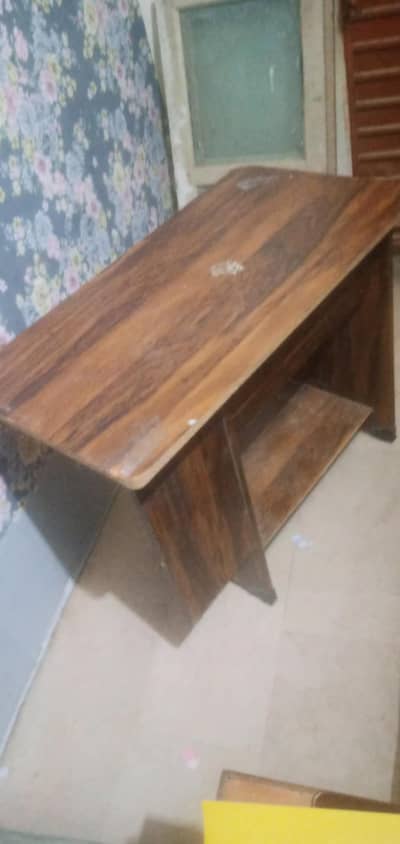 Used computer table.