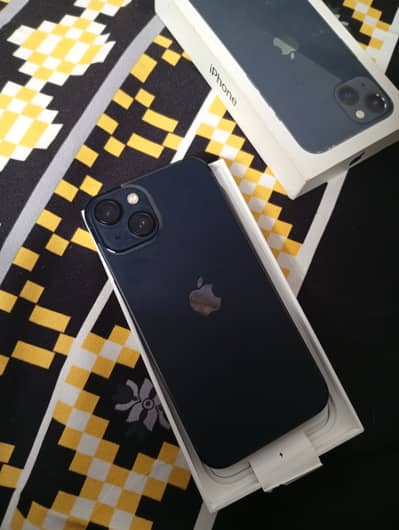 Apple iPhone 13