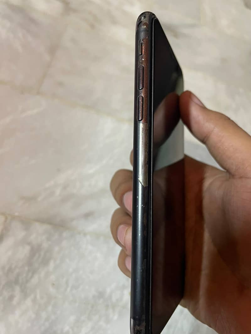 Apple iPhone X 3