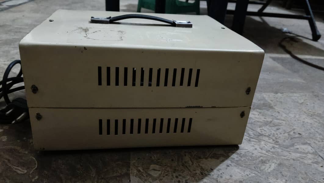 waves stabilizer 5000 watts 2