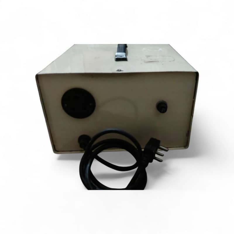 waves stabilizer 5000 watts 4