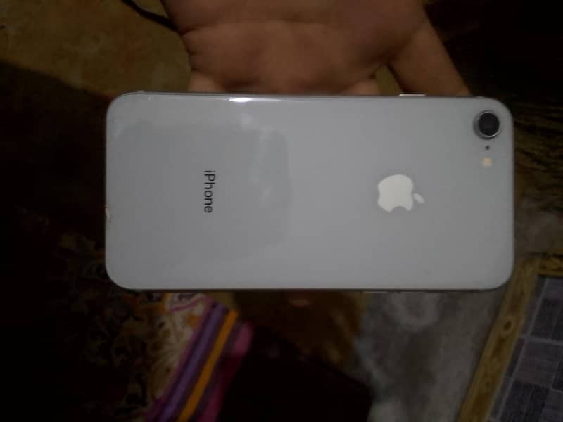 Apple iPhone 8 1
