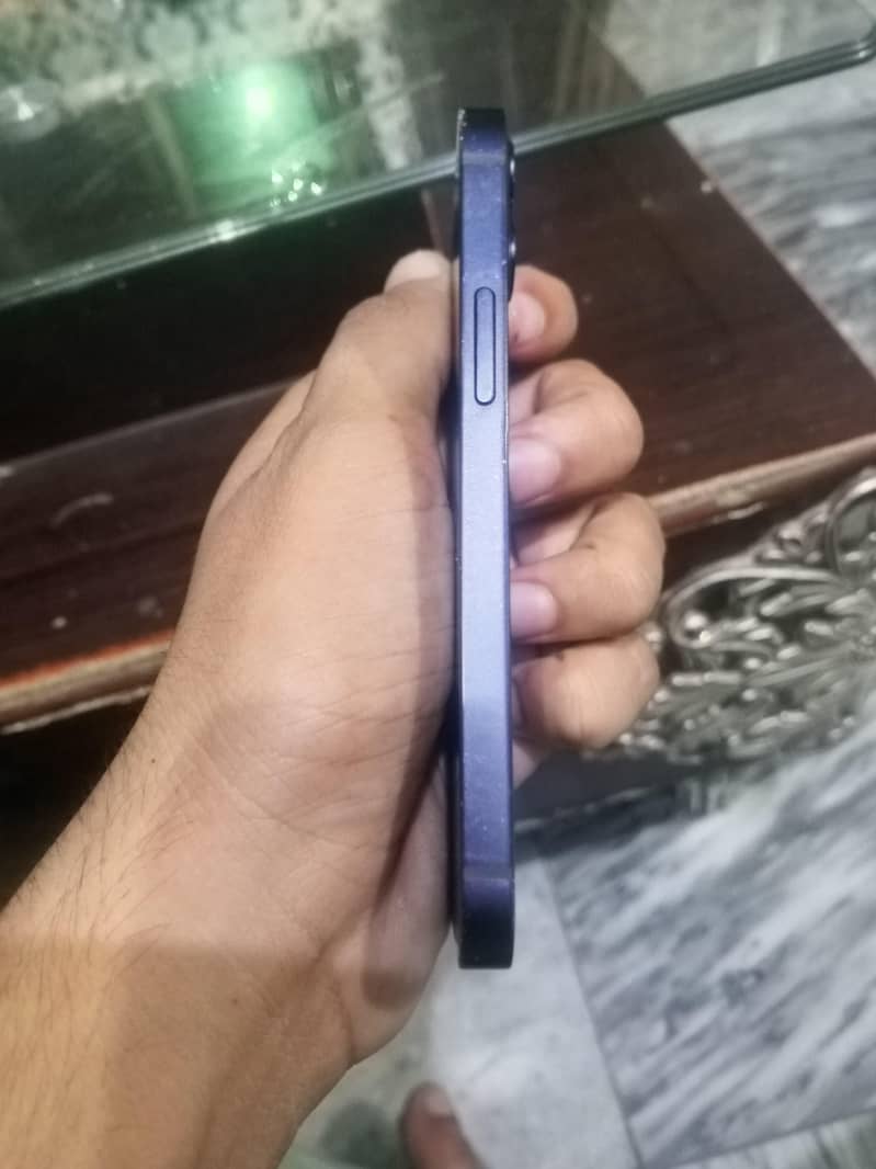 Apple iPhone 12 mini 3