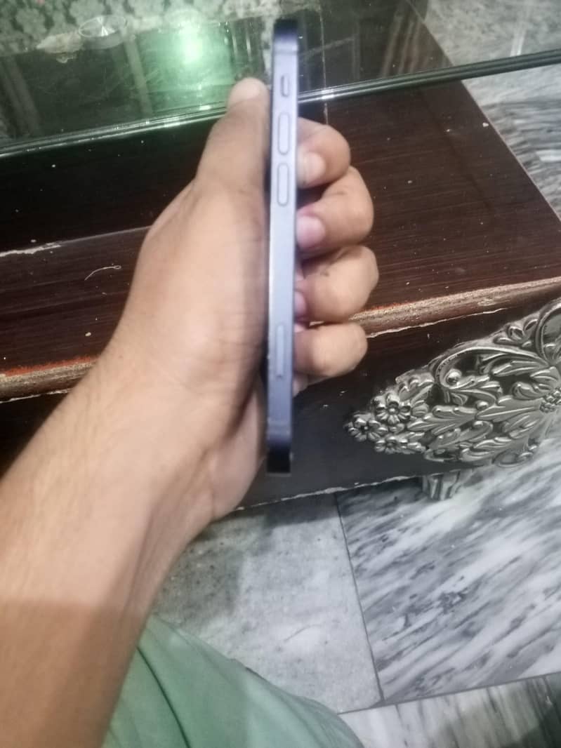 Apple iPhone 12 mini 4