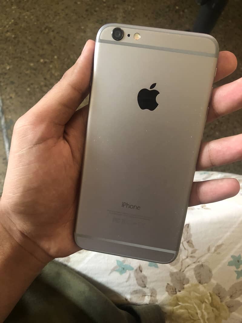 Apple iPhone 6S Plus 8