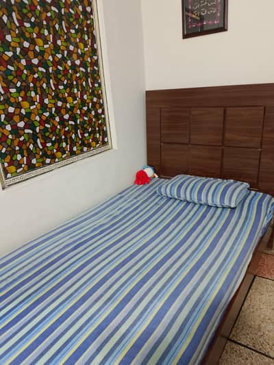 two single bed with mattress