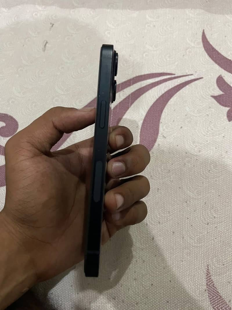 Apple iPhone 13 1