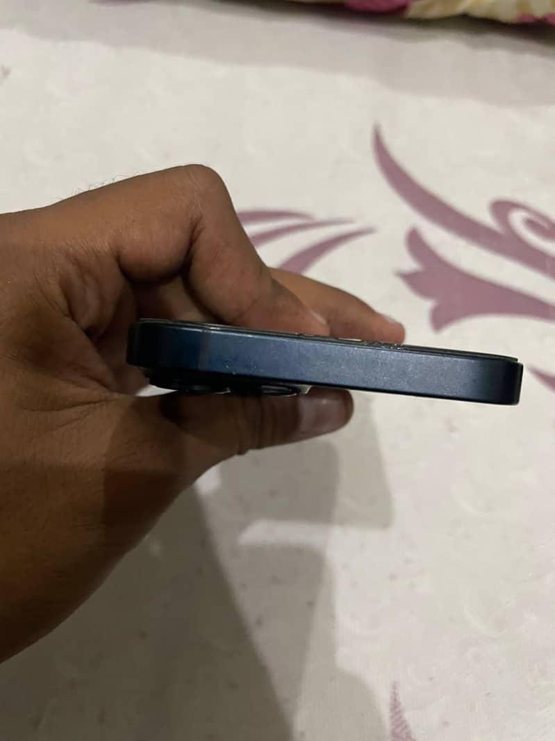 Apple iPhone 13 3