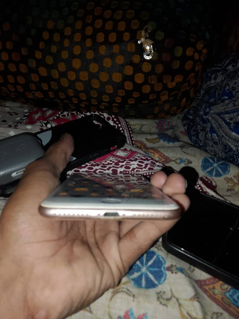 Apple iPhone 8 Plus 6