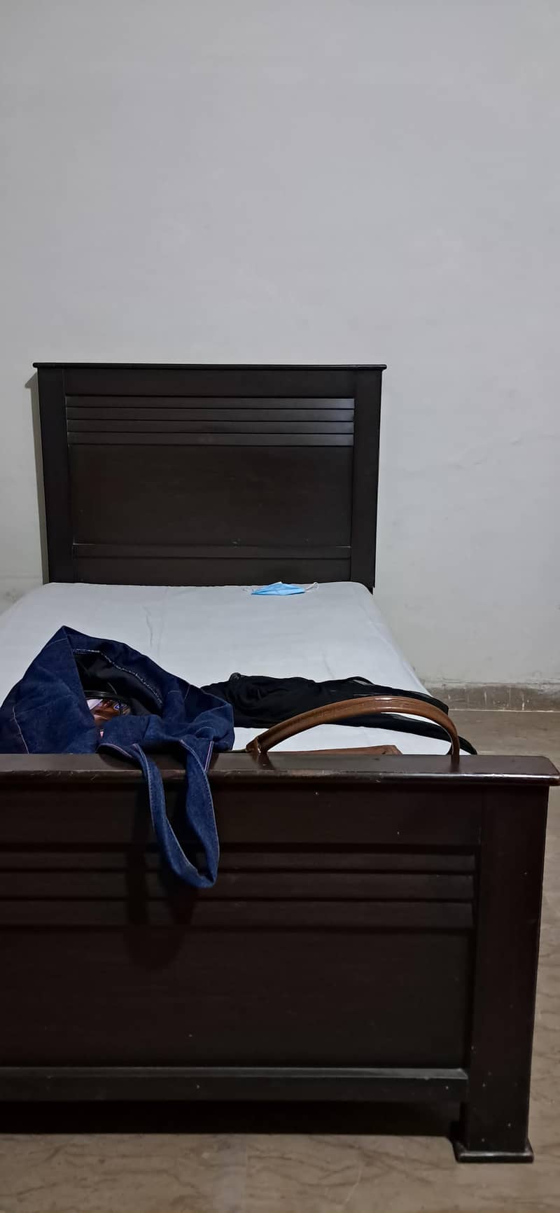 single bed 0