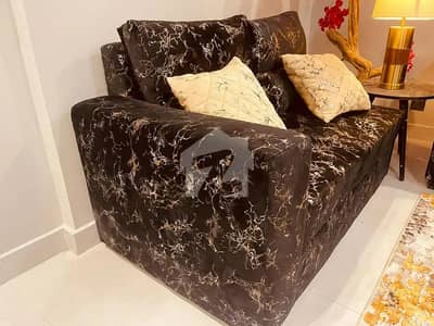 Short-Term Rental | Stylish Furnished Apartment in a Prime Community