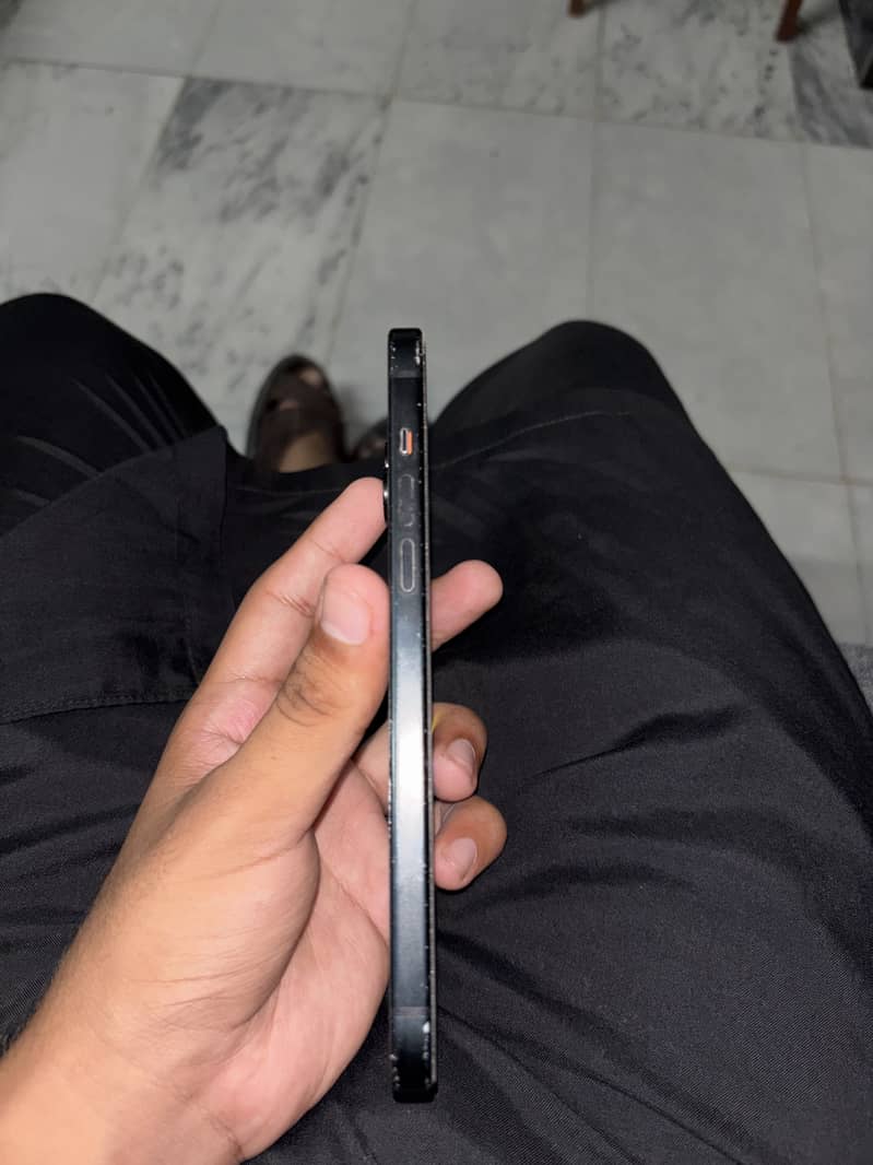 Apple iPhone 15 plus 3