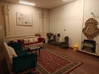 1 KANAL HOUSE FOR SILENT OFFICE NEAR TO CANAL