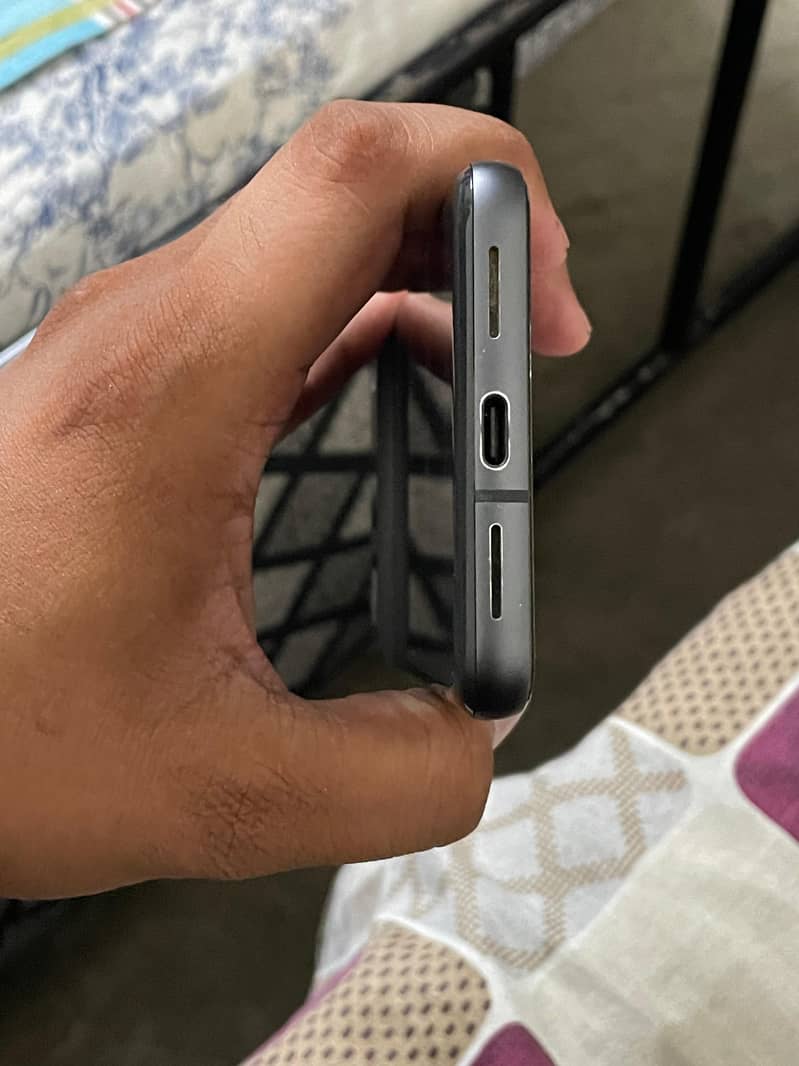 Google Pixel 8 5