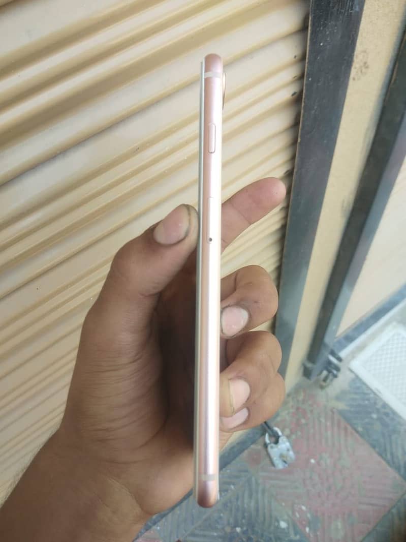 Apple iPhone 8 Plus 1