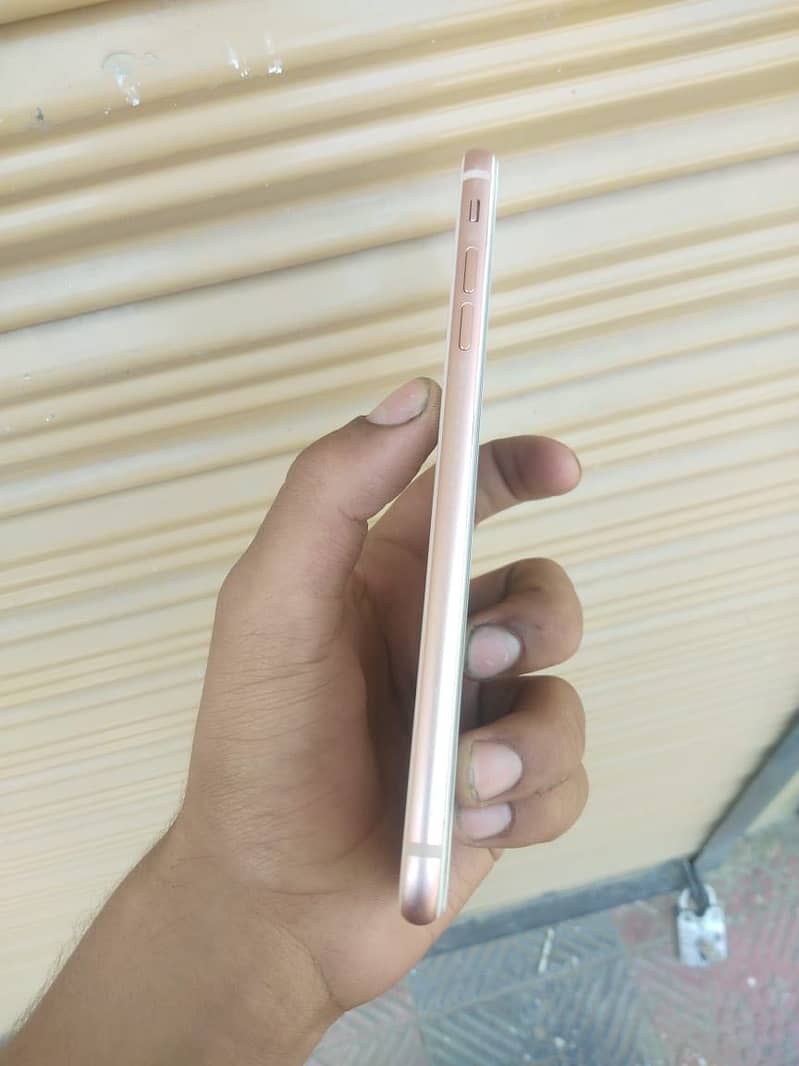 Apple iPhone 8 Plus 2