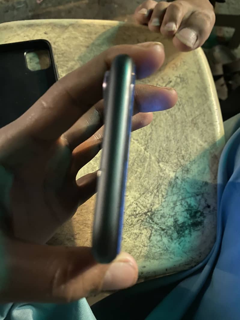 Apple iPhone 11 5