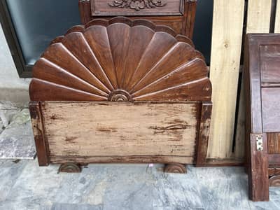 3 beds available