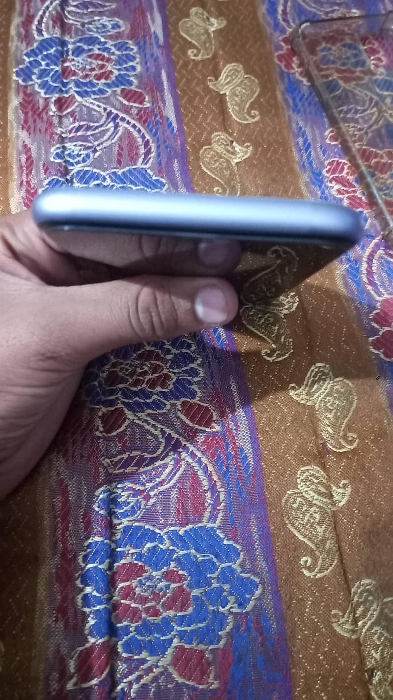 Apple iPhone 11 2