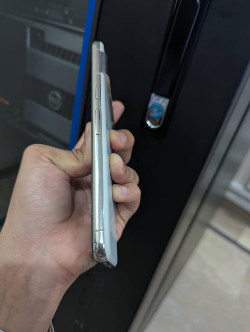 Google Pixel 8 Pro 2